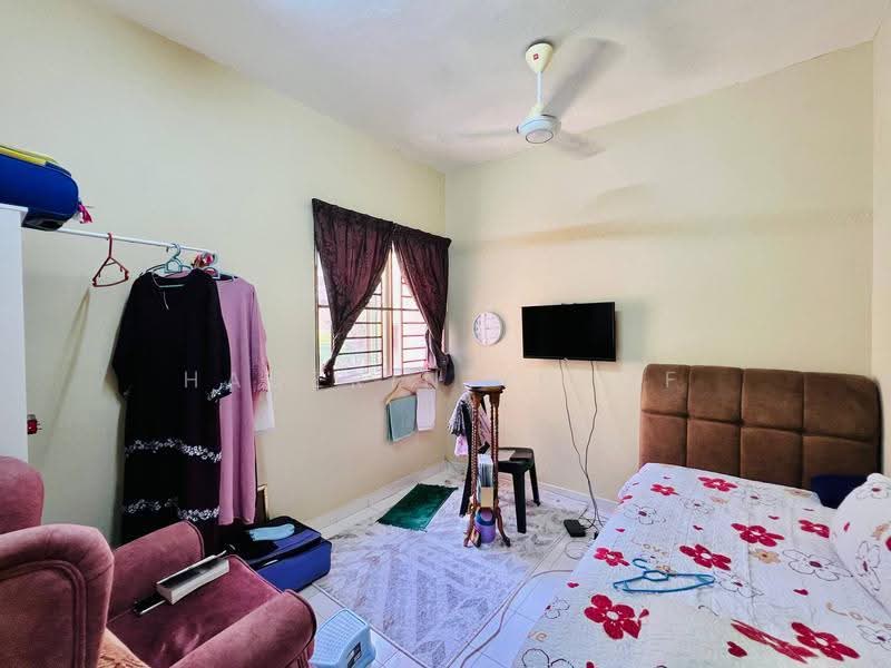Rumah Teres 2-Tingkat untuk Dijual di Alam Suria (Puncak Alam) - HADZRIN YUSOF - Bedroom - PropertyGuru.com.my