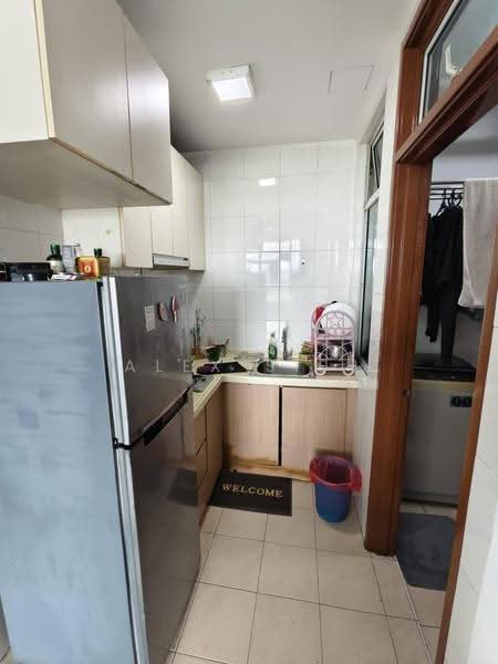Service Residence for Sale at Pangsapuri Tanah Emas (Golden Sands) - Alex Sieh - Kitchen - PropertyGuru.com.my