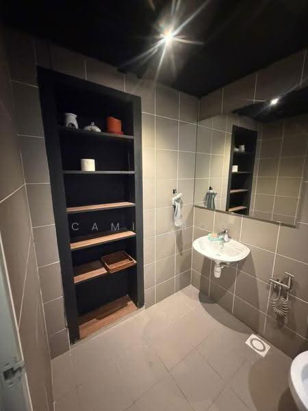 Kondominium untuk Dijual di Residensi Bukit Palma 1 (Palm Hill Residence 1) - Camie Hoo - Bathroom - PropertyGuru.com.my