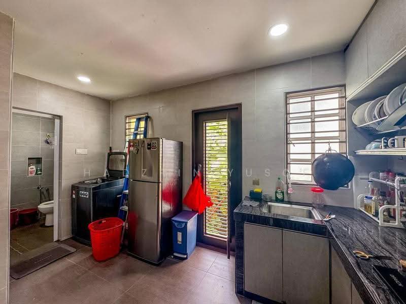 2-storey Terraced House for Sale in Bandar Putra Permai (Seri Kembangan) - HADZRIN YUSOF - Kitchen - PropertyGuru.com.my