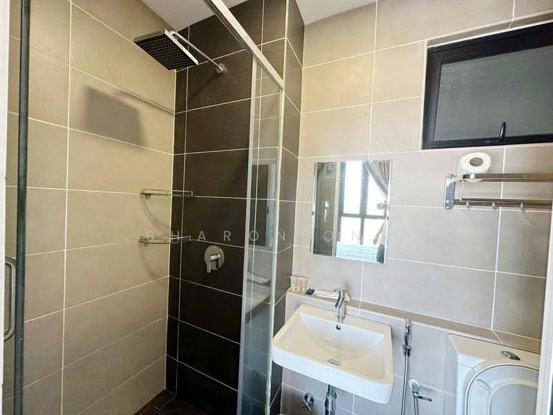 Kediaman Servis untuk Dijual di D'Pristine - Sharon Ong - Bathroom - PropertyGuru.com.my