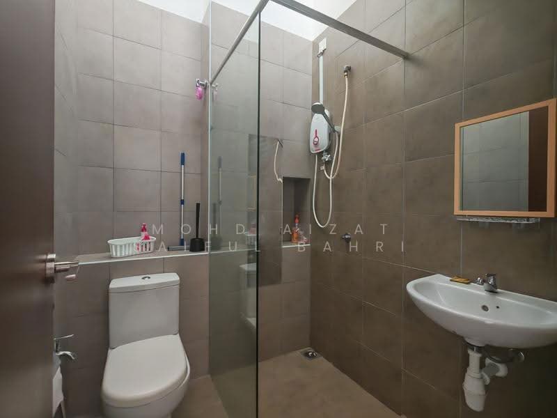 2-storey Terraced House for Rent in Setia Safiro (Cyberjaya) - Mohd Aizat Saiful Bahri - Bathroom - PropertyGuru.com.my