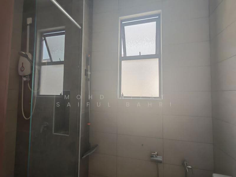 2-storey Terraced House for Rent in Setia Safiro (Cyberjaya) - Mohd Aizat Saiful Bahri - Bathroom - PropertyGuru.com.my