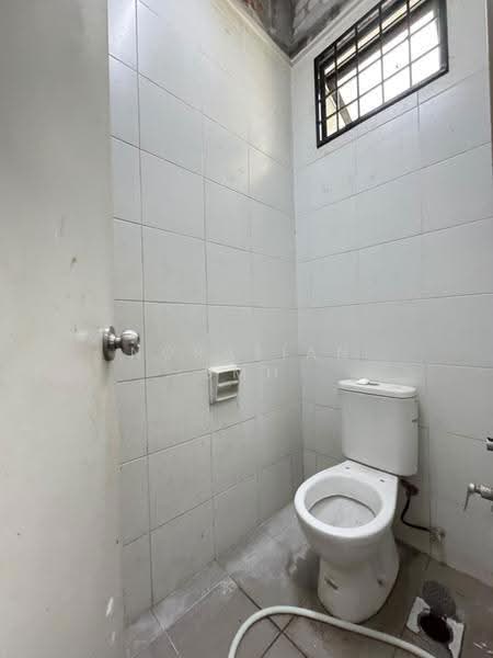 Shop / Office for Rent in Bukit Jelutong (Shah Alam) - Norafian SMH - Bathroom - PropertyGuru.com.my
