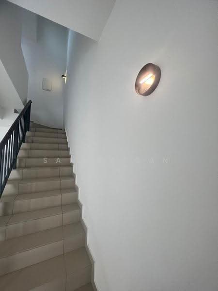 Rumah Teres 2-Tingkat untuk Dijual di Austin Crest (Johor Bahru) - Sandra Gan - Corridor - PropertyGuru.com.my