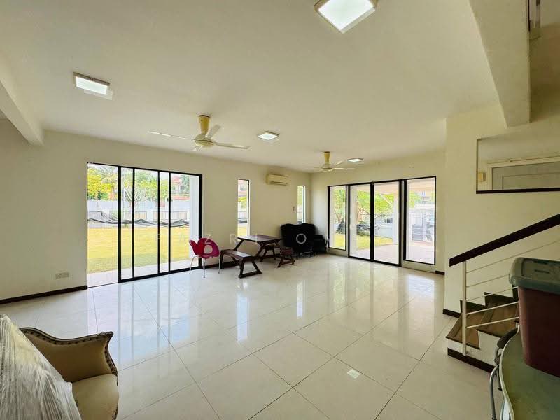 2-storey Terraced House for Sale in Cahaya Spk (Shah Alam) - Fazri Omar - Living Room - PropertyGuru.com.my