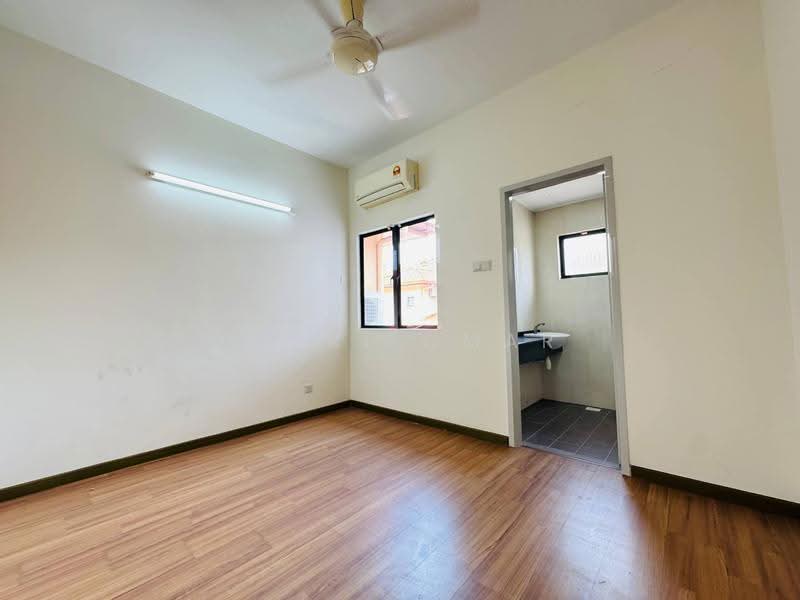 2-storey Terraced House for Sale in Cahaya Spk (Shah Alam) - Fazri Omar - Interior - PropertyGuru.com.my