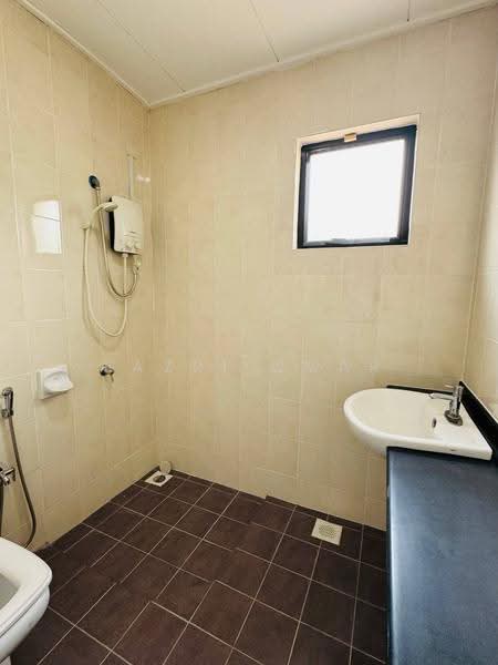 2-storey Terraced House for Sale in Cahaya Spk (Shah Alam) - Fazri Omar - Bathroom - PropertyGuru.com.my