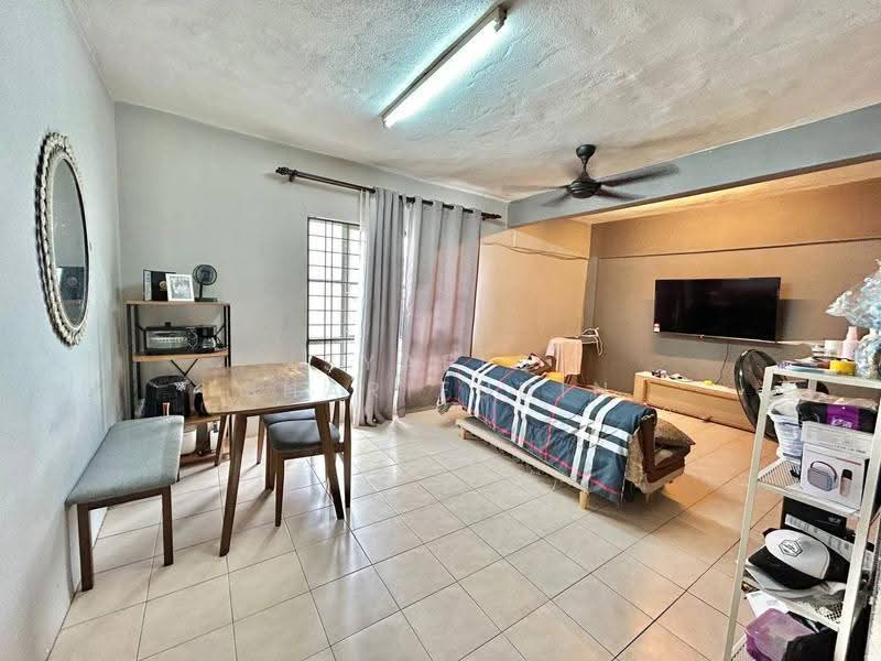Apartment for Sale at Pusat Komersial Seksyen 7 - Syafiq Sharifudin - Living Room - PropertyGuru.com.my