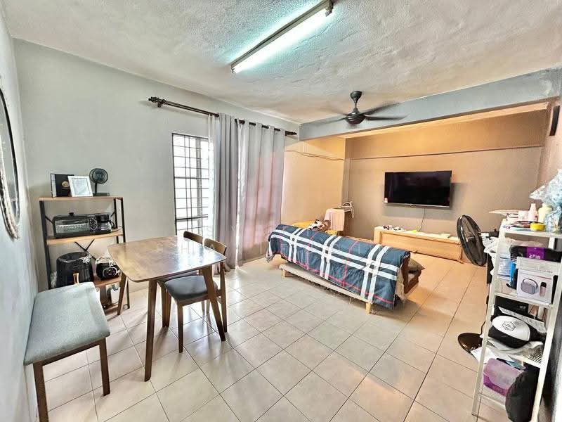 Apartment for Sale at Pusat Komersial Seksyen 7 - Syafiq Sharifudin - Living Room - PropertyGuru.com.my