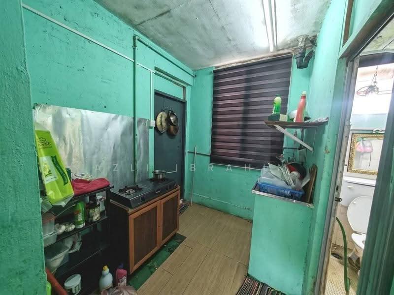 Rumah Flat untuk Dijual di Seksyen 1 Wangsa Maju Flat - Azli Ibrahim - Kitchen - PropertyGuru.com.my