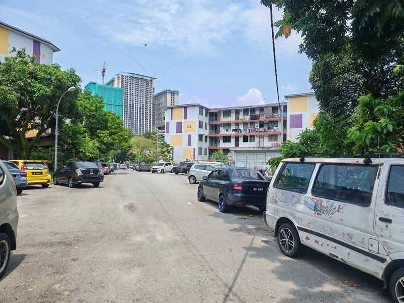 Rumah Flat untuk Dijual di Seksyen 1 Wangsa Maju Flat - Azli Ibrahim - Exterior - PropertyGuru.com.my
