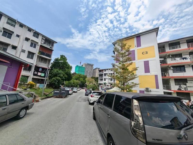 Rumah Flat untuk Dijual di Seksyen 1 Wangsa Maju Flat - Azli Ibrahim - Exterior - PropertyGuru.com.my