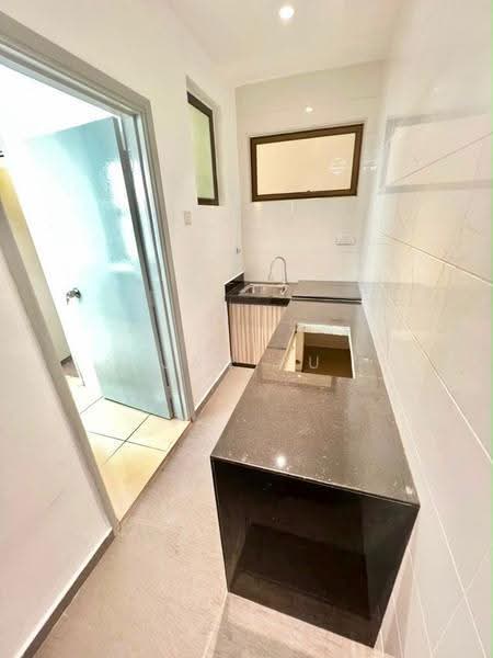 2-storey Terraced House for Sale in Bandar Dato Onn (Tebrau) - JAN AU - Kitchen - PropertyGuru.com.my