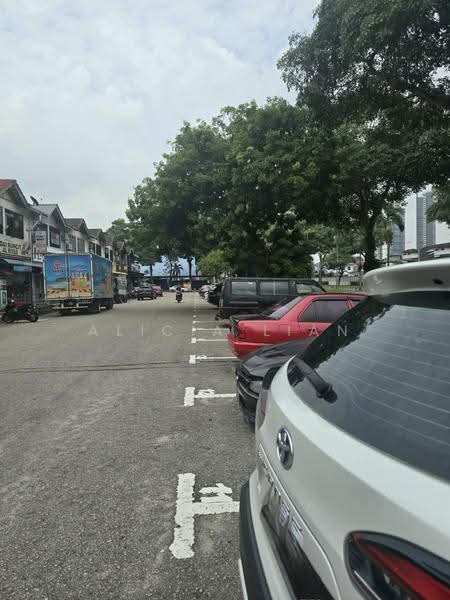 Shop for Rent in Taman Molek (Johor Bahru) - Alicia Lian - Exterior - PropertyGuru.com.my