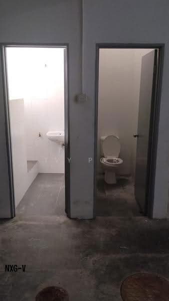 Shop for Rent in Klang (Selangor) - Ivy Por - Bathroom - PropertyGuru.com.my