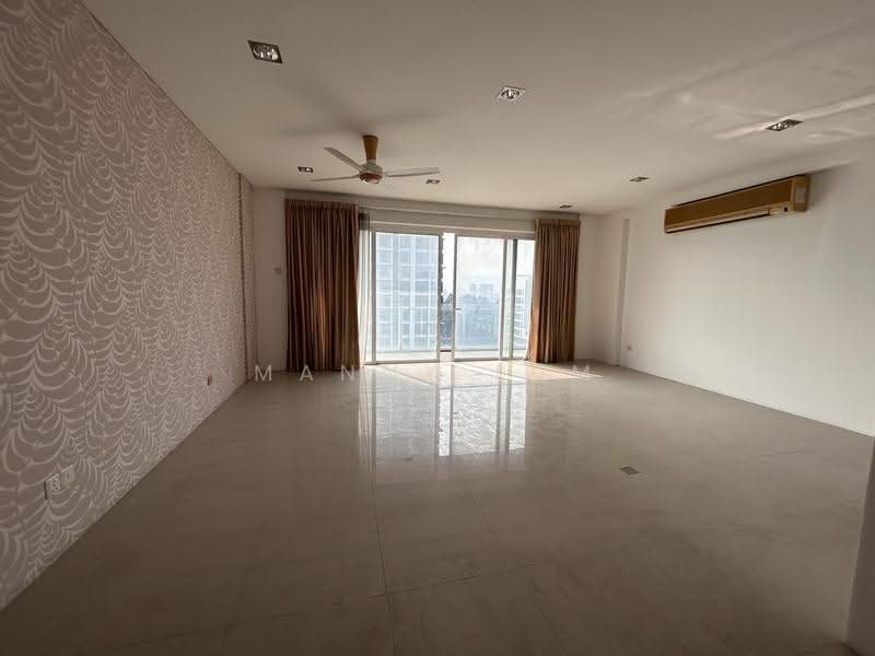 Kondominium untuk Dijual di Menara Bintang Goldhill - Manny Lum - Living Room - PropertyGuru.com.my