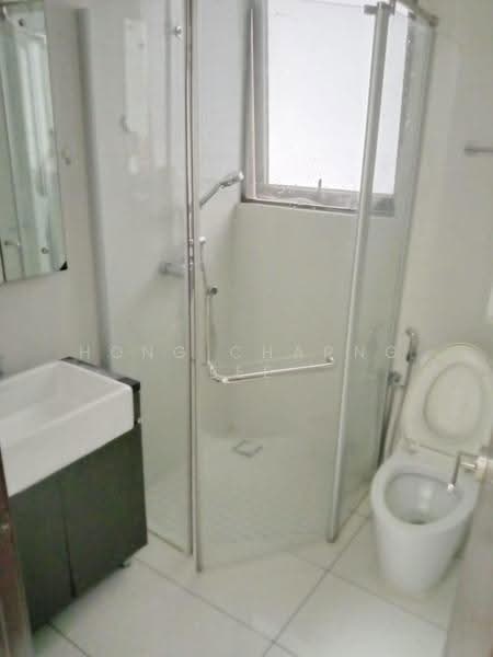 Condominium for Rent at Bay Point @ Country Garden Danga Bay - Hong Charng Lee - Bathroom - PropertyGuru.com.my