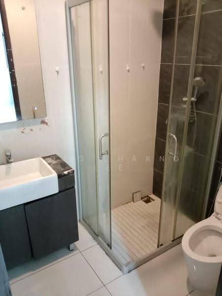 Condominium for Rent at Bay Point @ Country Garden Danga Bay - Hong Charng Lee - Bathroom - PropertyGuru.com.my