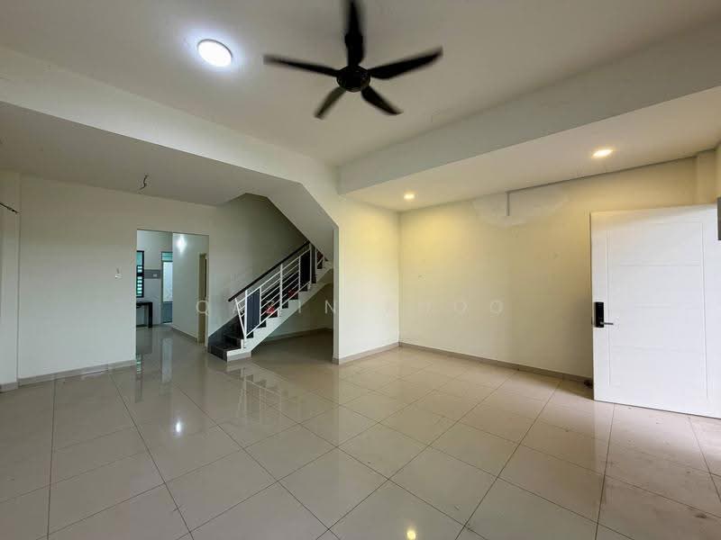 2-storey Terraced House for Sale in Menglembu (Perak) - Qazin Khoo - Living Room - PropertyGuru.com.my