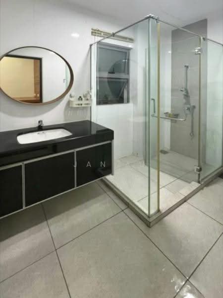 Apartment for Sale at Molek Pine 3 - JAN AU - Bathroom - PropertyGuru.com.my