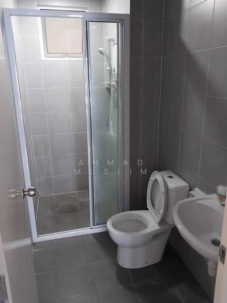 Kediaman Servis untuk Disewa di Savanna Executive Suite @ Southville City - Ahmad Muslim - Bathroom - PropertyGuru.com.my