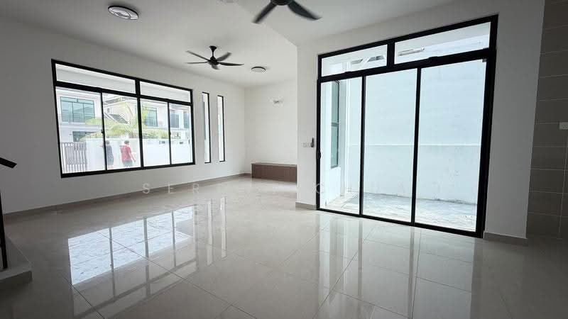 2-storey Terraced House for Sale in Taman Pelangi Indah (Ulu Tiram) - Serene Chua - Living Room - PropertyGuru.com.my