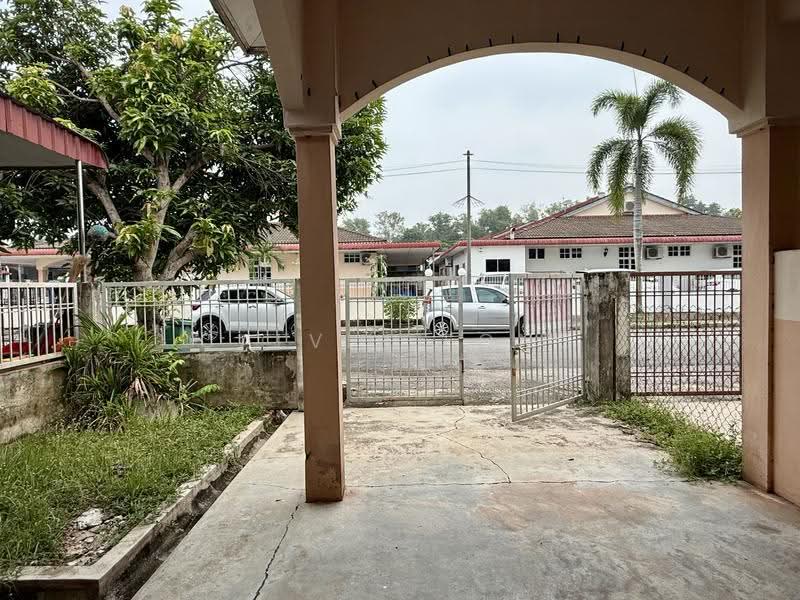 Rumah Teres 1-Tingkat untuk Dijual di Taman Desa Enggang (Sungai Petani) - Calvin Fong - Part of car porch - PropertyGuru.com.my