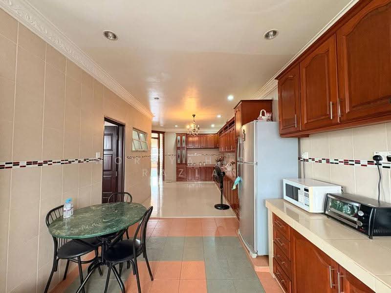 Semi-Detached House for Sale in Prima Saujana (Kajang) - Norsyahidah Razlan - Kitchen - PropertyGuru.com.my