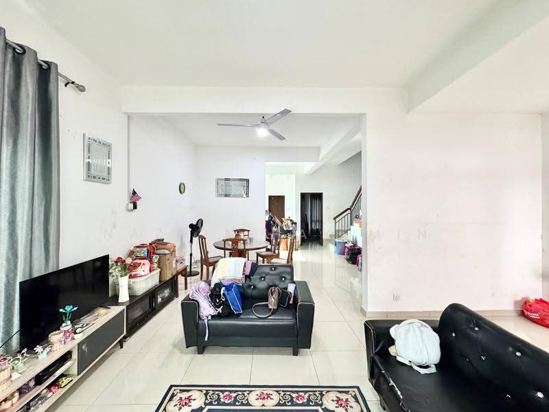 2-storey Terraced House for Sale in Seksyen 30 (Shah Alam) - Nazrin Hakimin - Living Room - PropertyGuru.com.my