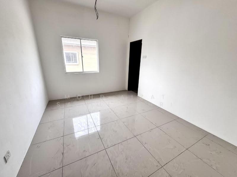 Semi-Detached House for Sale in Taman Desiran Bayu (Puchong) - Mohd Aizat Saiful Bahri - Interior - PropertyGuru.com.my