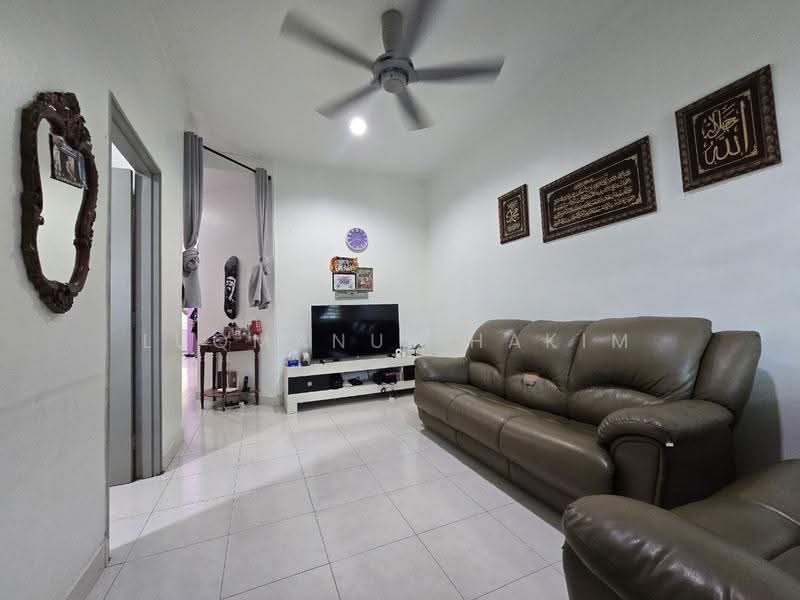 1-storey Terraced House for Sale in Taman Warisan Bestari (Dengkil) - Luqmanul Hakim - Living Room - PropertyGuru.com.my