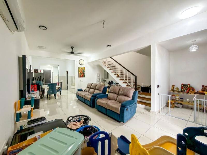 2-storey Terraced House for Sale in Elmina (Shah Alam) - Mohd Aizat Saiful Bahri - Living Room - PropertyGuru.com.my