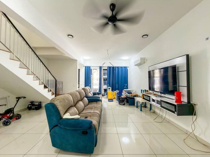 2-storey Terraced House for Sale in Elmina (Shah Alam) - Mohd Aizat Saiful Bahri - Living Room - PropertyGuru.com.my