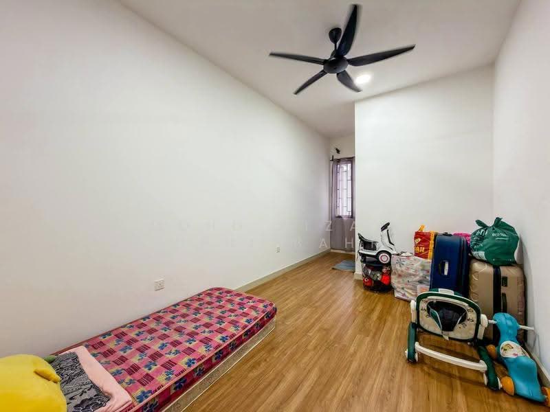 2-storey Terraced House for Sale in Elmina (Shah Alam) - Mohd Aizat Saiful Bahri - Bedroom - PropertyGuru.com.my