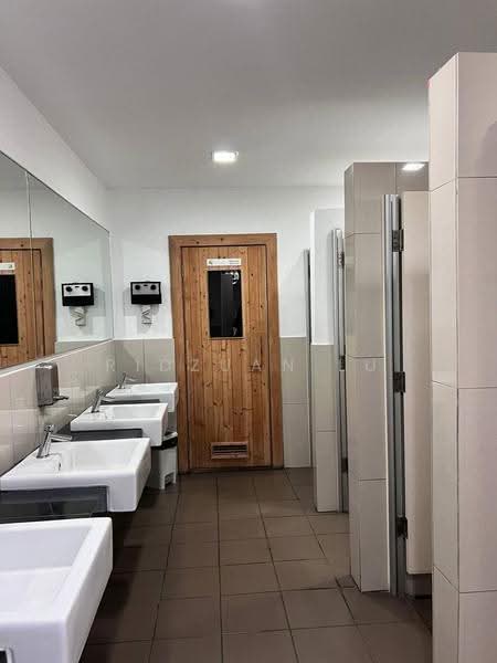 Kediaman Servis untuk Dijual di Renai Jelutong - Ridzuan Lu - Bathroom - PropertyGuru.com.my