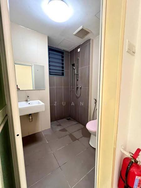 Kediaman Servis untuk Dijual di Renai Jelutong - Ridzuan Lu - Bathroom - PropertyGuru.com.my