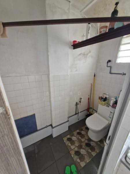 Flat for Sale at Seksyen 1 Wangsa Maju Flat - Azzad Zarull - Bathroom - PropertyGuru.com.my