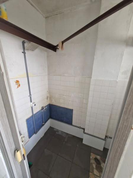 Flat for Sale at Seksyen 1 Wangsa Maju Flat - Azzad Zarull - Bathroom - PropertyGuru.com.my