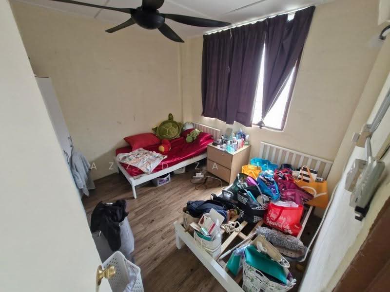 Flat for Sale at Seksyen 1 Wangsa Maju Flat - Azzad Zarull - Bedroom - PropertyGuru.com.my