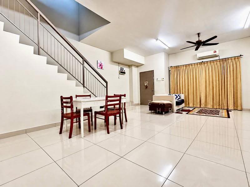 Rumah Teres untuk Dijual di Shah Alam (Selangor) - Mohd Aizat Saiful Bahri - Living Room - PropertyGuru.com.my