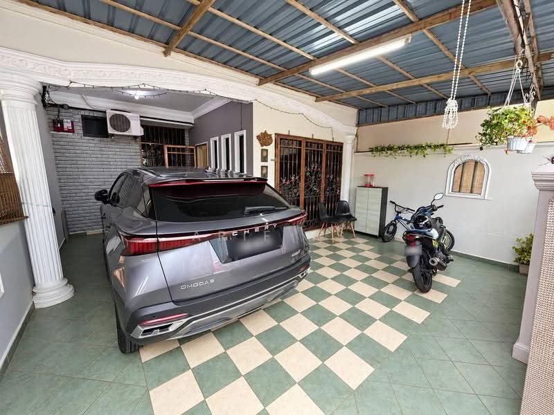 1-storey Terraced House for Sale in Taman Megah Ria (Masai) - Arif MS - Car Park - PropertyGuru.com.my