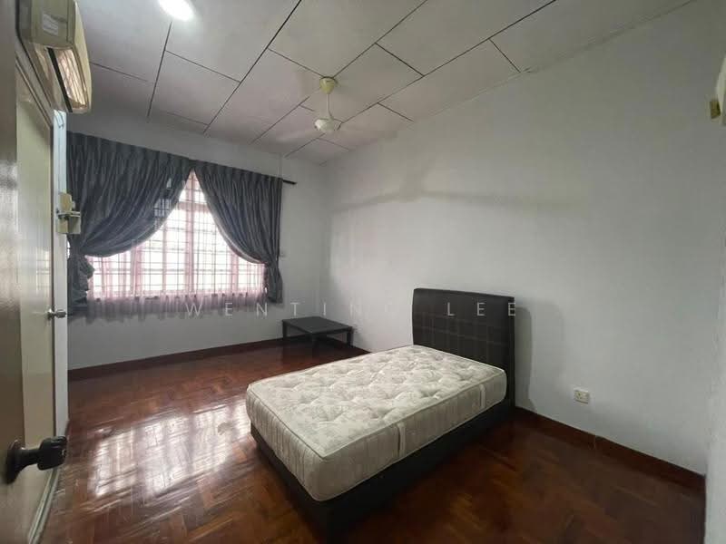 2-storey Terraced House for Sale in Taman Daya (Johor Bahru) - Wenting Lee - Bedroom - PropertyGuru.com.my