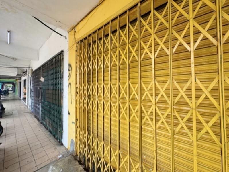 Shop for Rent in Taman Sri Andalas (Klang) - Penny Chia - Exterior - PropertyGuru.com.my