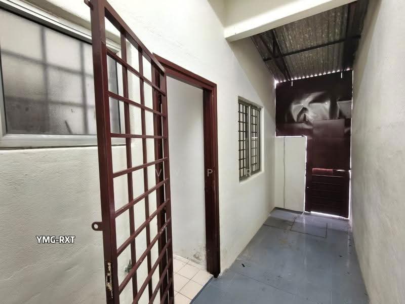 2-storey Terraced House for Rent in Klang (Selangor) - Ivy Por - Entrance - PropertyGuru.com.my