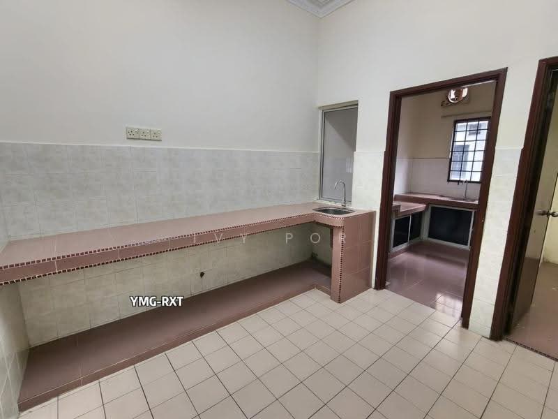2-storey Terraced House for Rent in Klang (Selangor) - Ivy Por - Kitchen - PropertyGuru.com.my
