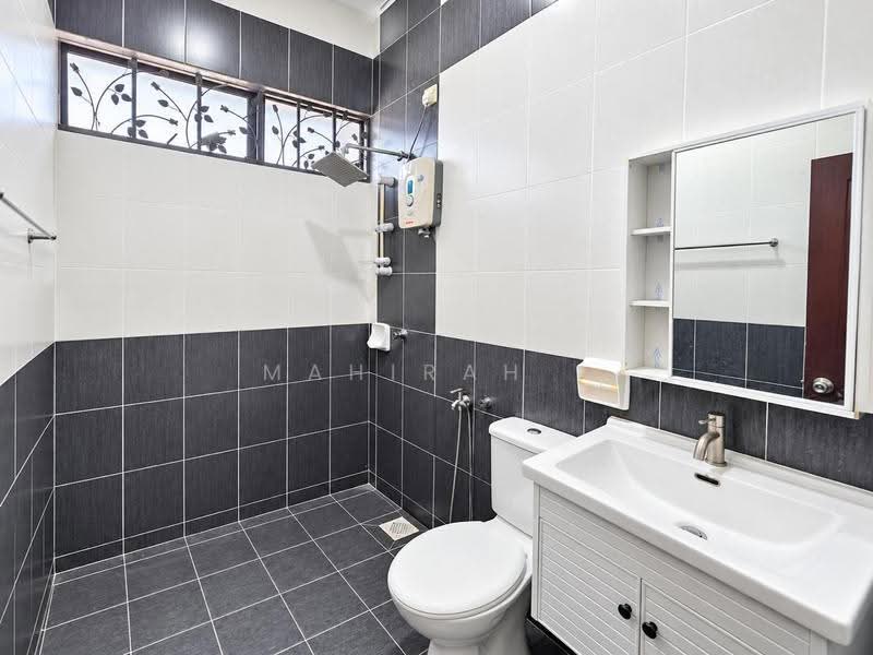 Terraced House for Sale in Bandar Teknologi Kajang (Kajang) - Mahirah . - Bathroom - PropertyGuru.com.my