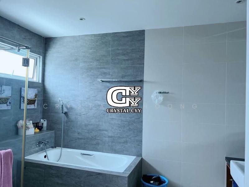 Semi-Detached House for Rent in Jelutong (Penang) - Crystal Choong - Bathroom - PropertyGuru.com.my