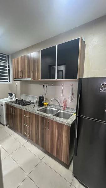 Kediaman Servis untuk Disewa di D'Secret Garden (Pangsapuri Kempas Indah) - Wallace Ang - Kitchen - PropertyGuru.com.my