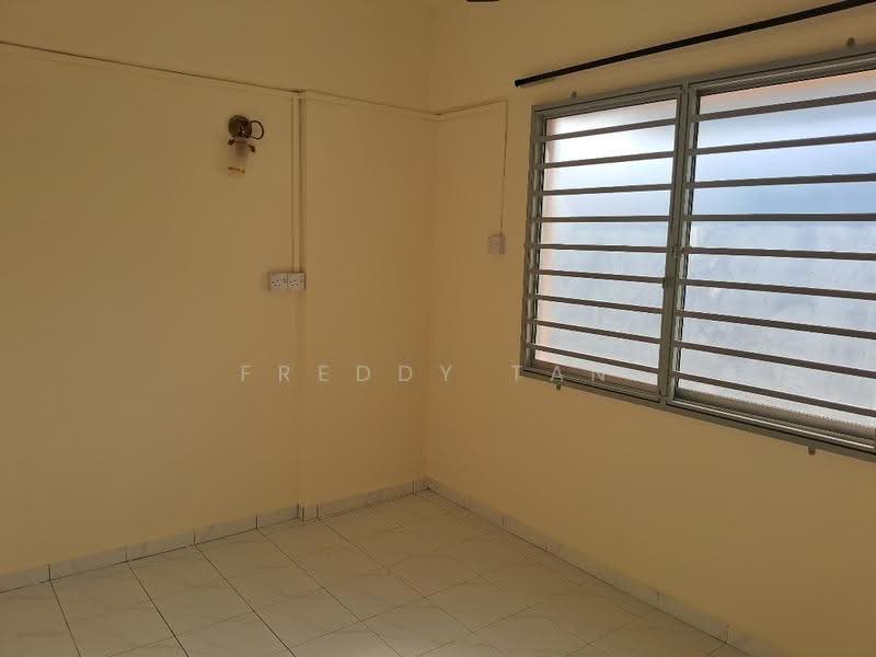 Flat for Sale at 9B Taman Sri Idaman - Freddy Tan - Interior - PropertyGuru.com.my